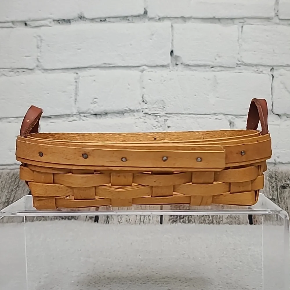 Longaberger Farmhouse Handmade Vintage '99 Classic Lavender Booking Basket 10138